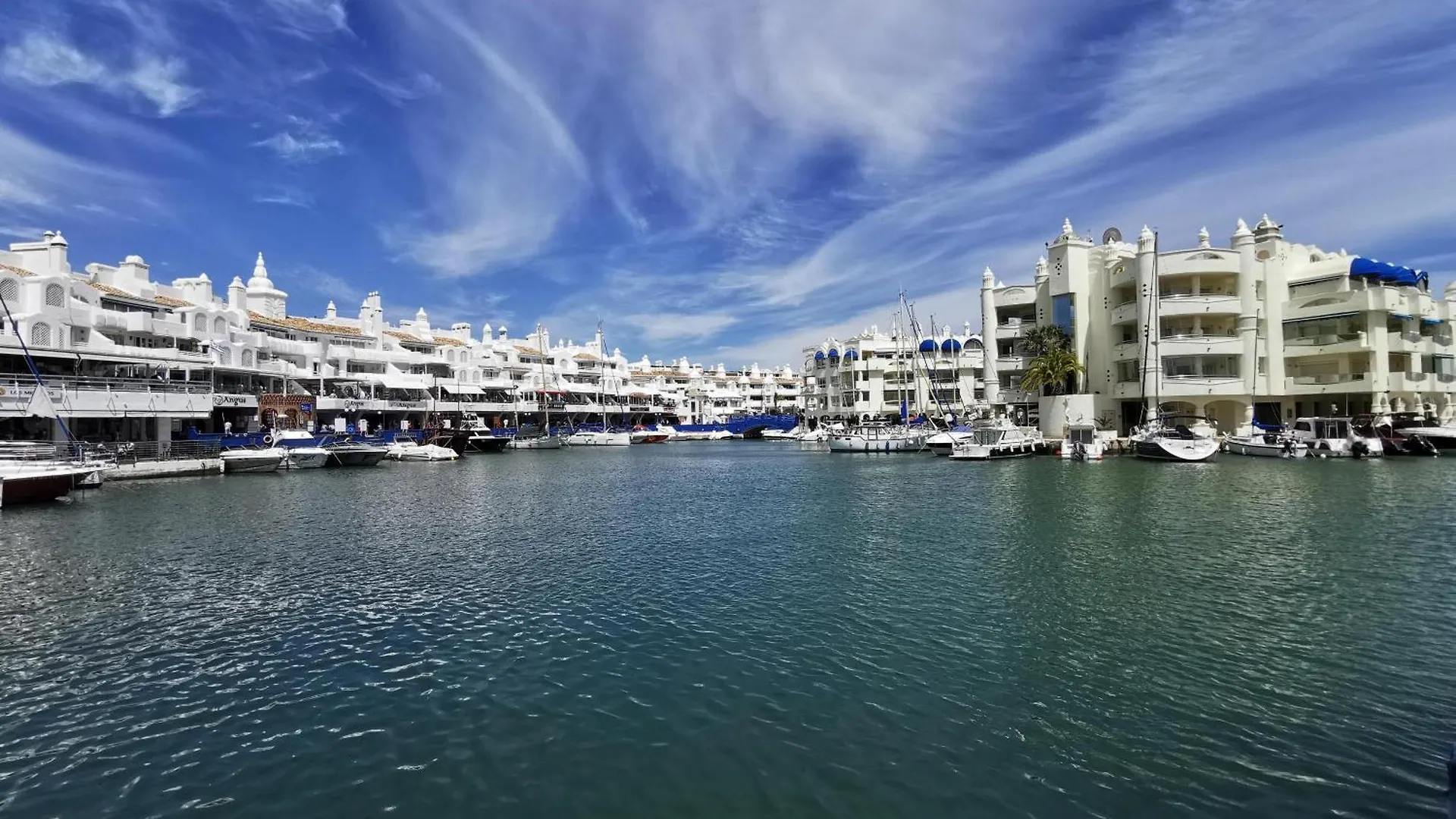Apartamento Sunstay Seaside Flat I Puerto Marina Benalmádena